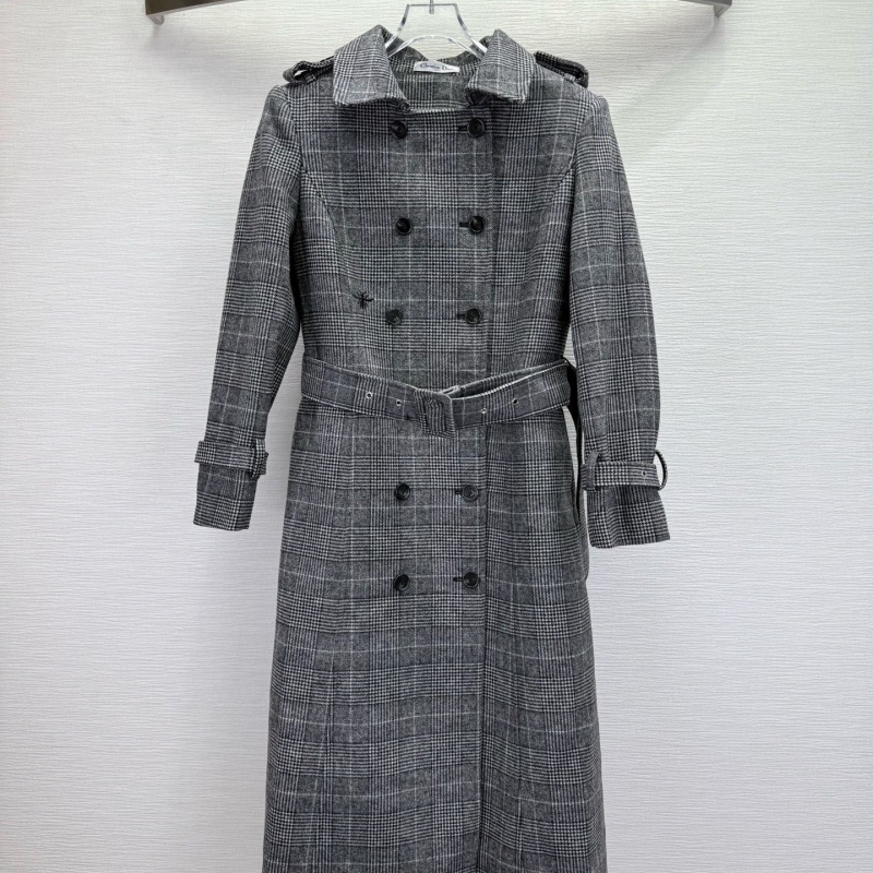 chr1st1an D10r outwear